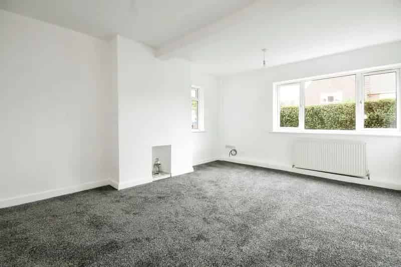 3 Bedroom Semi Detached House Holmewood Derbyshire