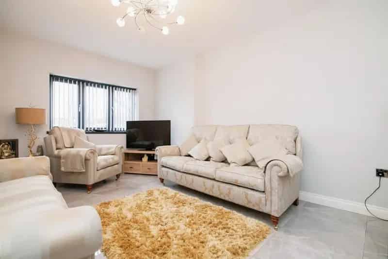 6 Bedroom Semi Detached House for Sale Great Barr