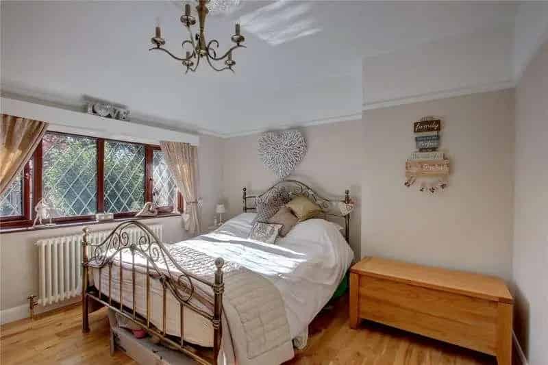 3 Bed House for Sale in Desirable Area