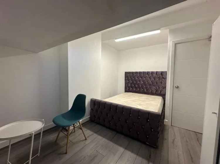 1 Bedroom House Share in Bolton