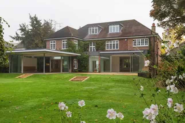Luxury Detached House for Sale in London SW15
