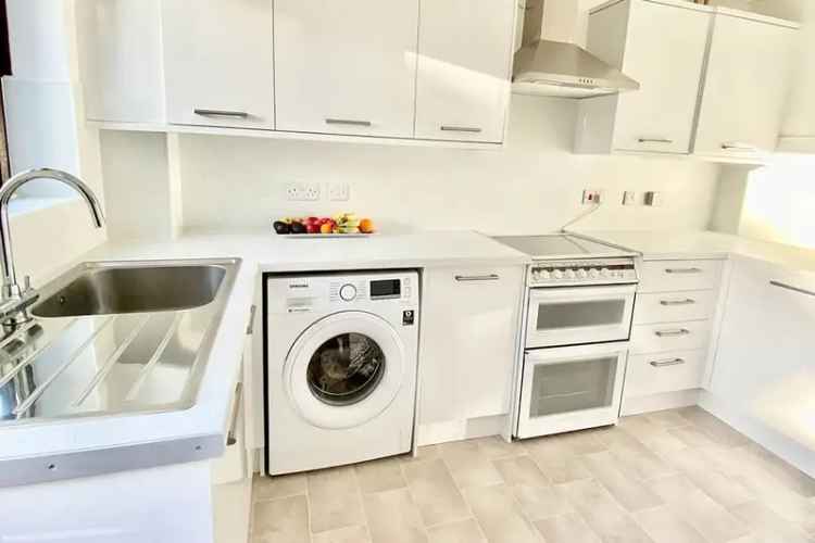 Three Bedroom House Manthorpe Estate Grantham