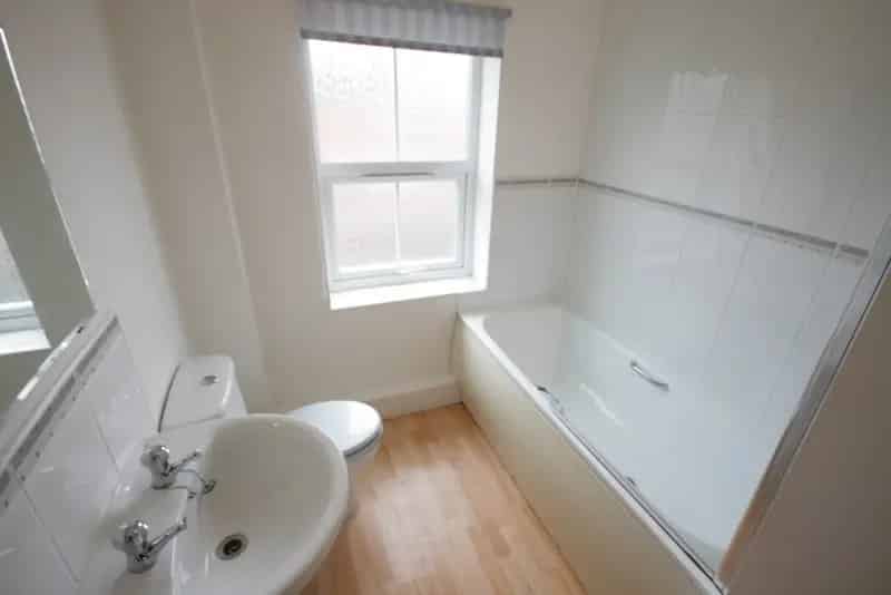 2 Bedroom Flat To Rent Available September 2025