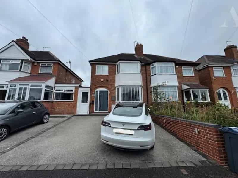 3 Bedroom Semi Detached House For Sale