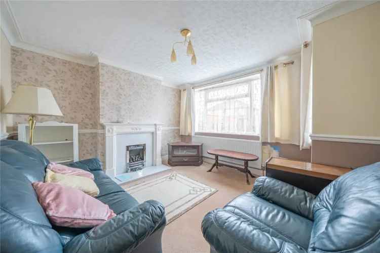 House For Sale in Leeds, England