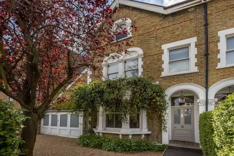 5 Bedroom Semi-Detached House Short Let Wimbledon
