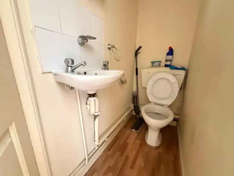 Two Bedroom Flat Gloucester Road Available Now