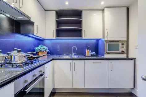 2-Bedroom Canary Wharf Apartment Luxurious Flat River Thames Views
