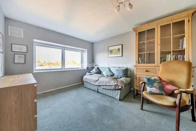 One Bedroom Retirement Flat near Bromley Town Centre