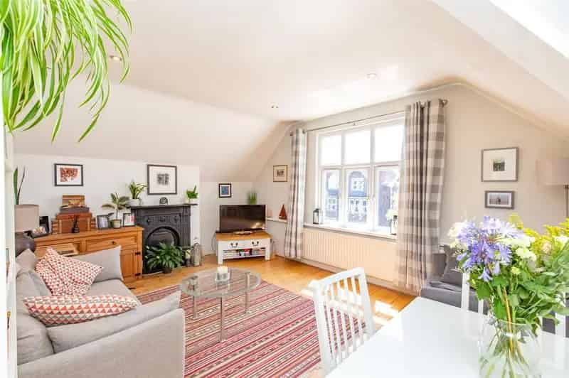 2 Bedroom Apartment for Sale near Durdham Downs