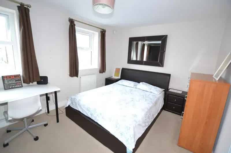 5 Bedroom End of Terrace House to Rent