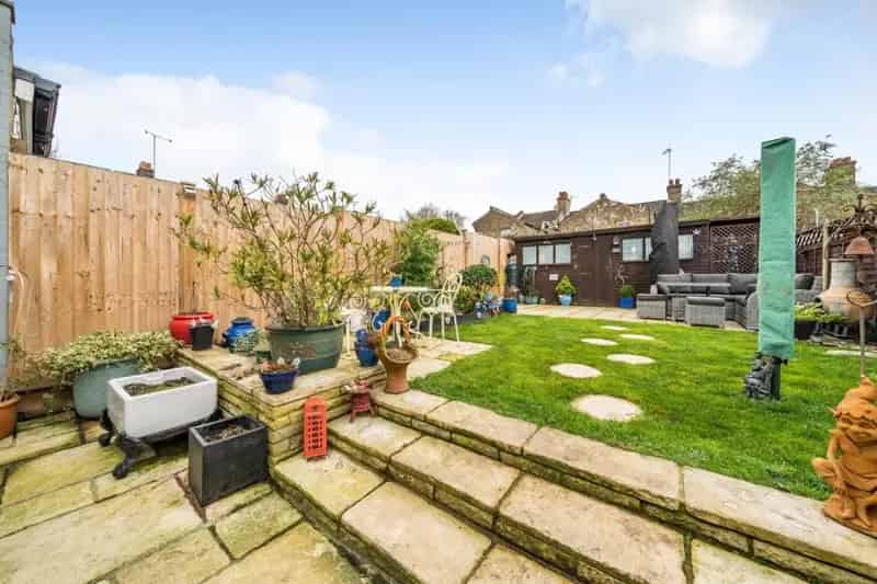 3 Bed House for Sale on Co-op Estate