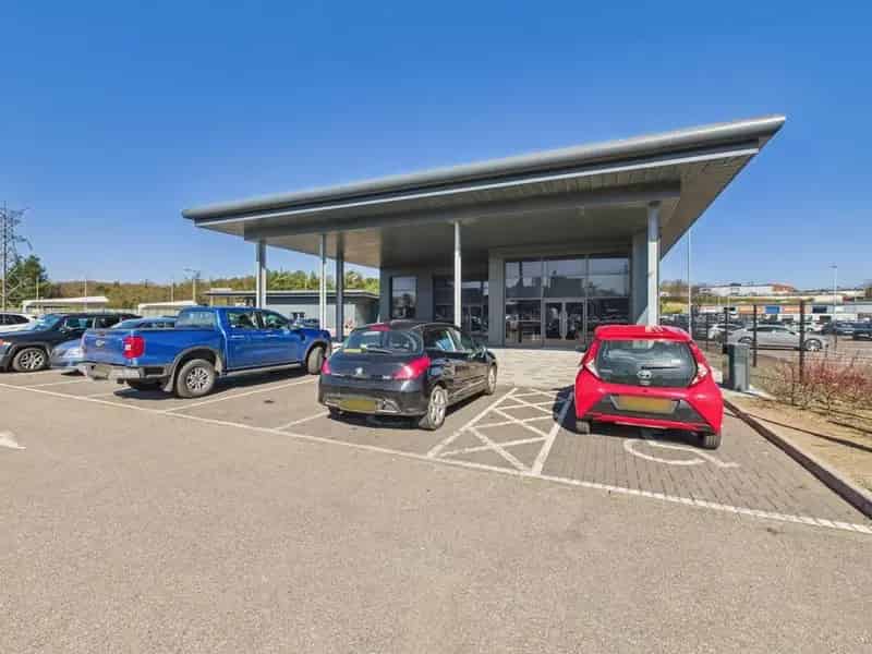 2315 sq ft New Build Industrial Retail Office Space To Let
