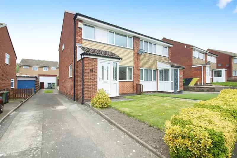 3 Bedroom Semi Detached House to Rent