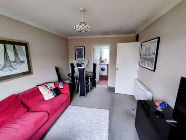 Flat For Rent in Wealden, England