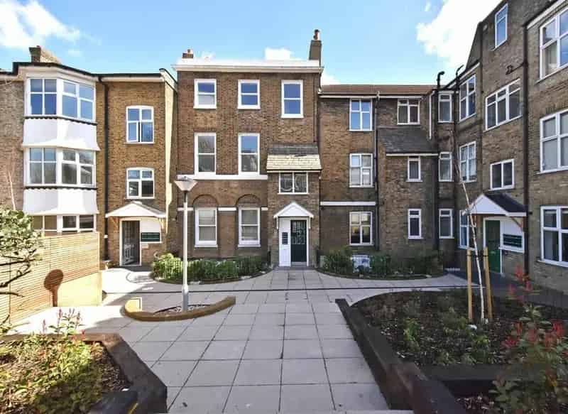 Three Bedroom First Floor Apartment Honor Oak Road