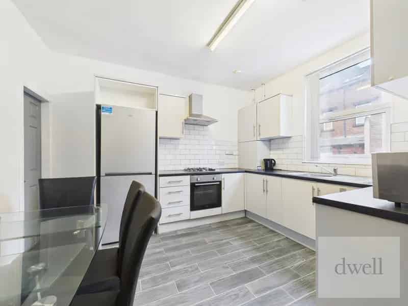 4 Bedroom Terreced House to Rent
