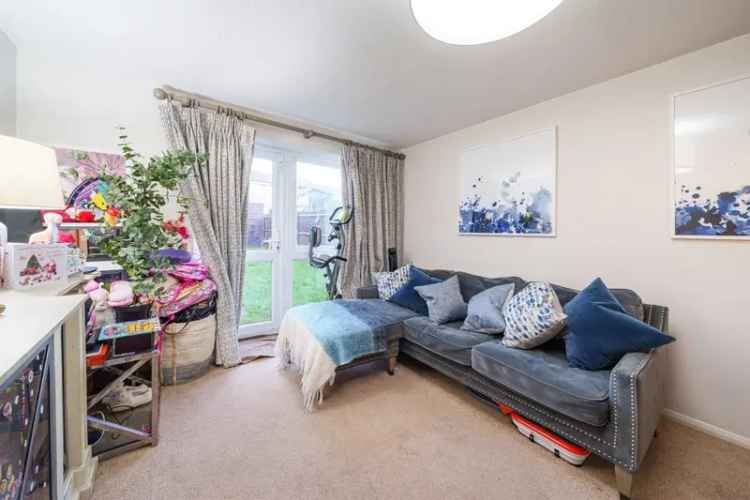 2-Bedroom House with Garden Garage and Ample Parking