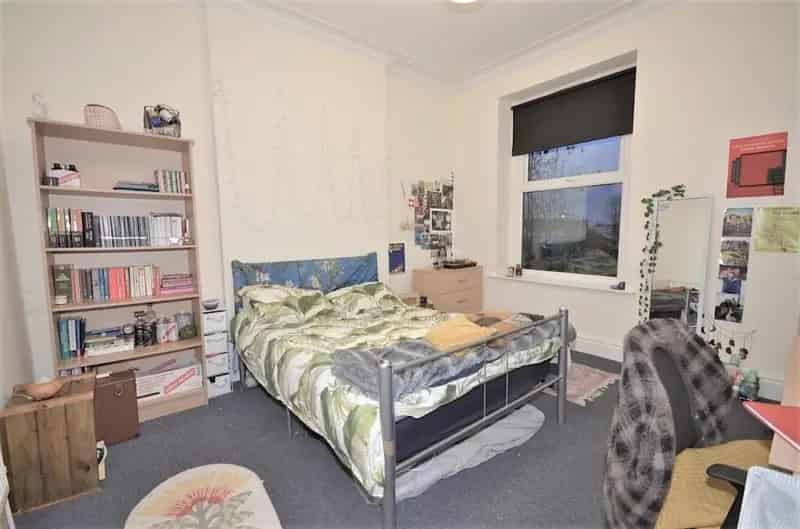 7 Bedroom House Near University of Sheffield