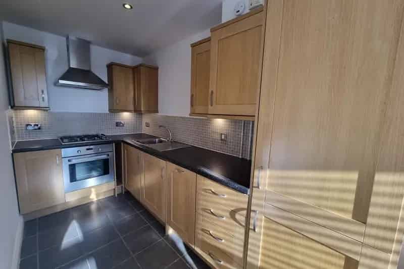 One Bedroom Apartment Gosport Ferry Town Centre Parking