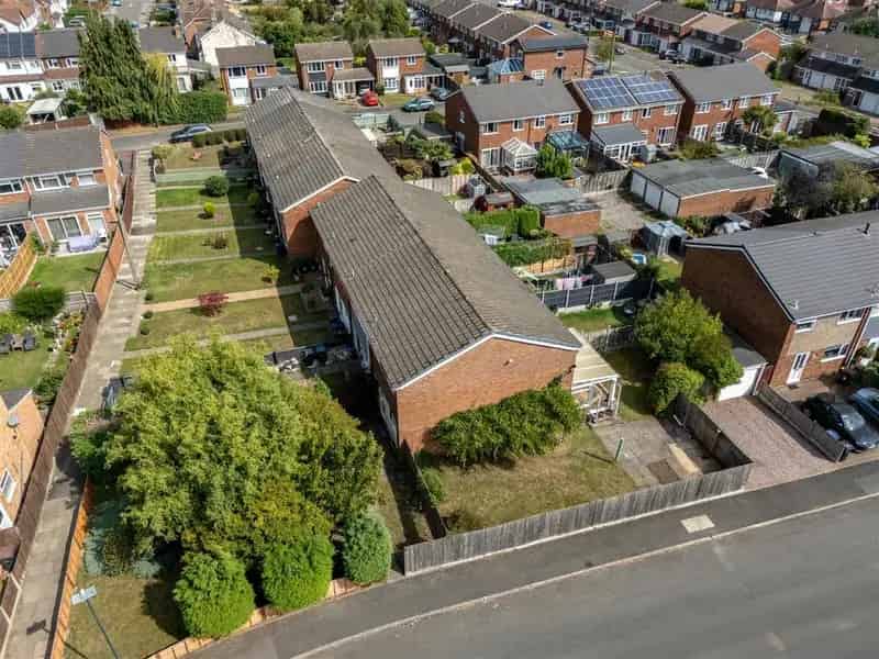 3 Bedroom End Terrace House For Sale