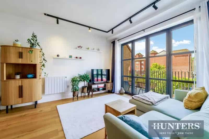 2 bedroom Flat
 For Sale 
Total Size: 485 SQ FT