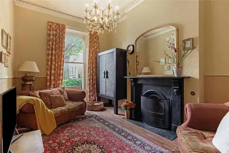 7 Bedroom Semi Detached House For Sale