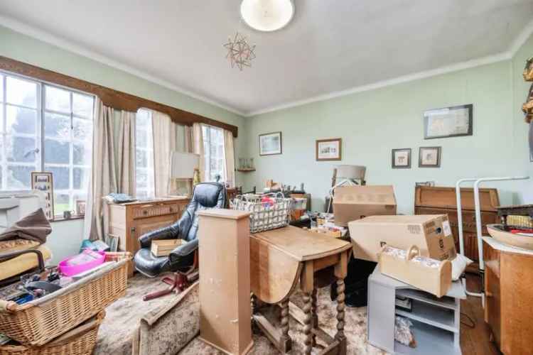 4 Bedroom Detached House for Sale in Bedford