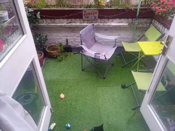 Flat For Rent in Henllan, Wales