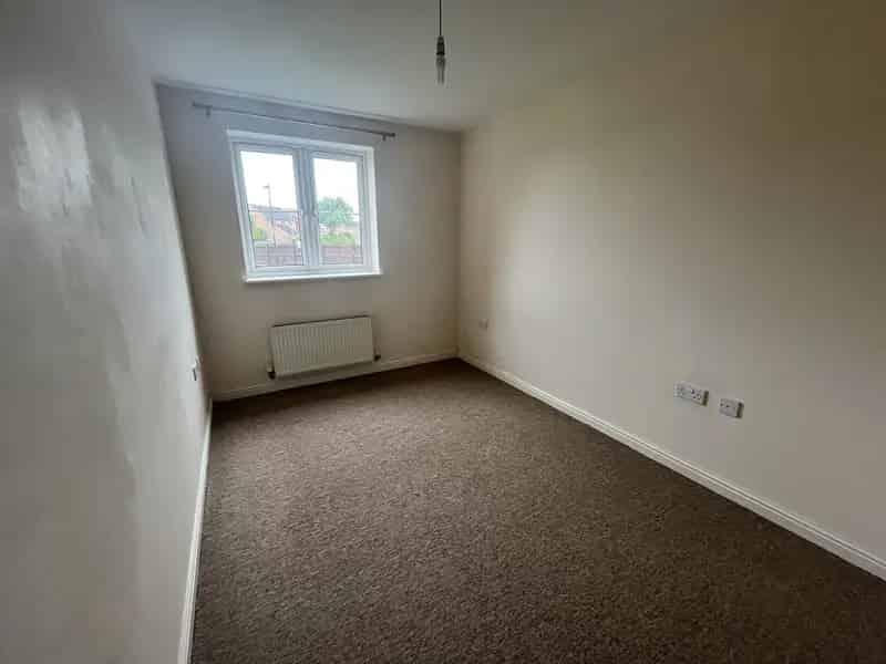2 Bedroom Apartment with Scenic Views and Parking