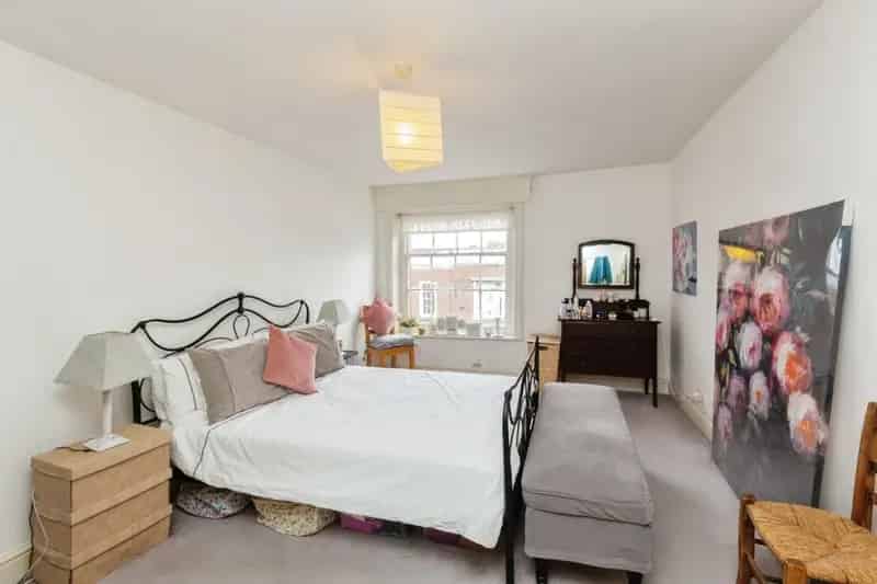 Charming Character Duplex Apartment in Historic Abingdon