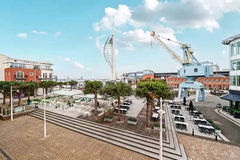 2 Bedroom Flat House to Rent Gunwharf Quays Stunning Views