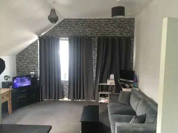 Flat For Rent in Waverley, England