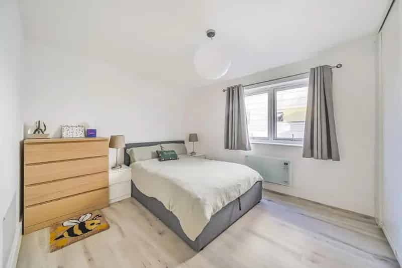 One Bedroom Apartment Bermondsey No Forward Chain