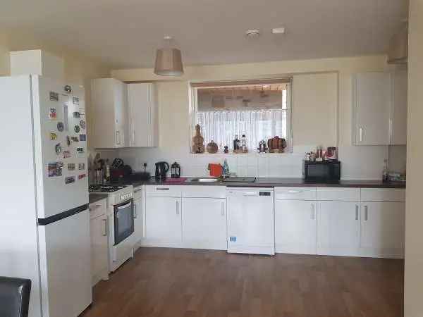 Flat For Rent in Thanet, England