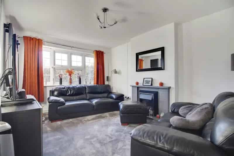 Three Bedroom Semi Detached House Old Harlow