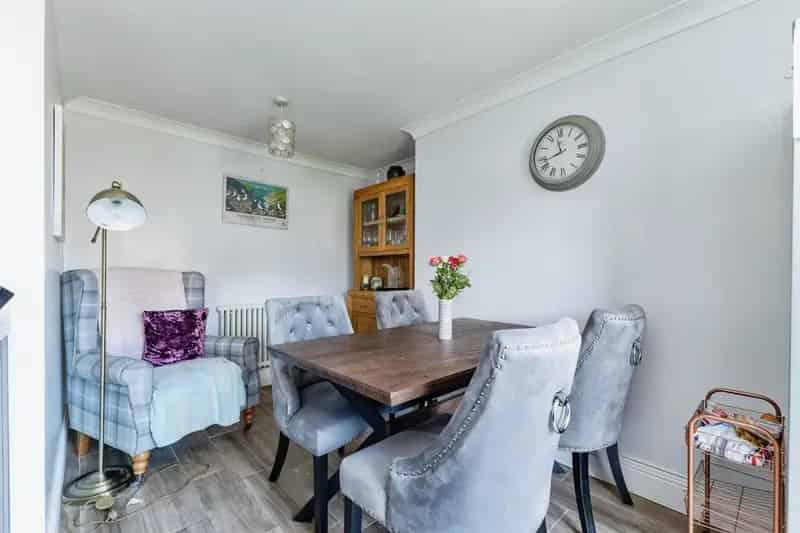 4-Bedroom Semi-Detached House in Marton