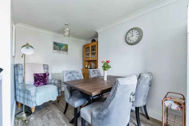 4-Bedroom Semi-Detached House in Marton