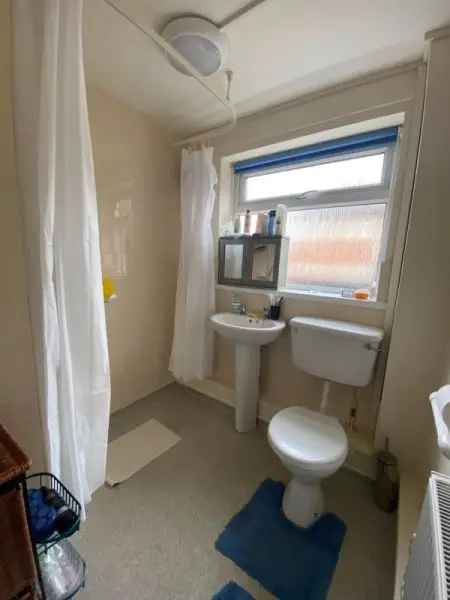 Flat For Rent in Rotherham, England