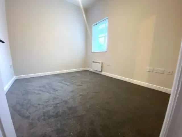 2 Bed Ground Floor Apartment Lark Lane Zero Deposit Available
