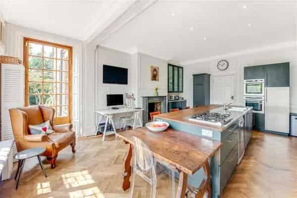 Grade II Listed Mansion House in Kent