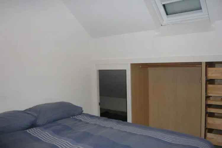 Spacious 1-Bedroom Flat in March with Off-Street Parking
