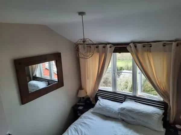 2 Bed Cottage Penshurst Kent Private Gardens Parking Newly Fitted Kitchen