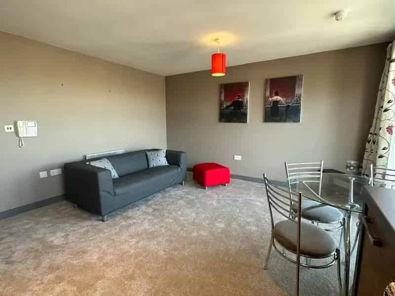2 Bedroom Flat To Let September 2025