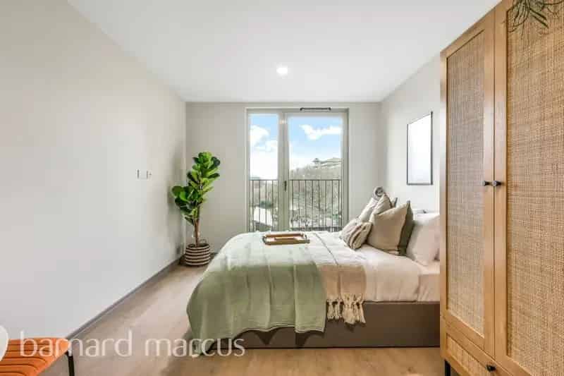 Luxury Studio Apartment Feltham All Bills Included Gym Cinema Roof Terrace