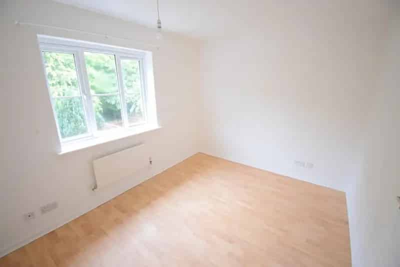 2 bedroom terraced house