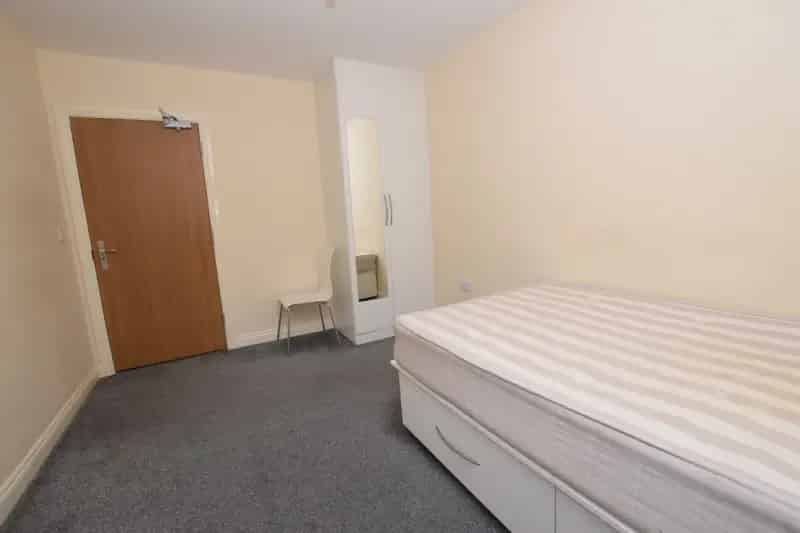 1 Bedroom House of Multiple Occupation To Rent