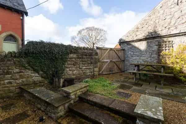 Charming Period House with Courtyard Garden and Parking