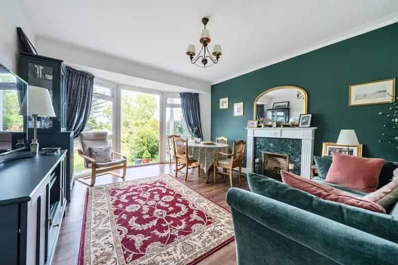 3 Bedroom Detached Family Home with Garage and Garden