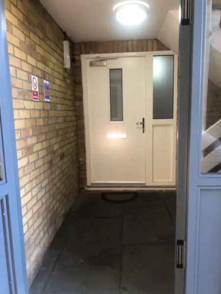 Flat For Rent in Dover, England